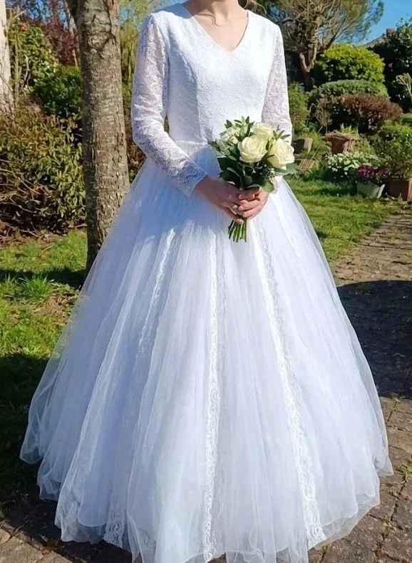 Robe de mariage en tulle et dentelle neuve taille 38 40